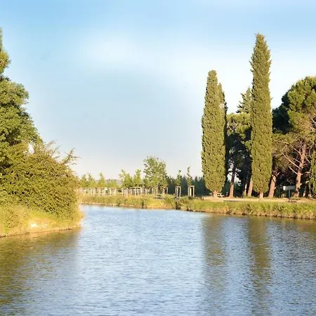 Vinauberge Lägenhet *